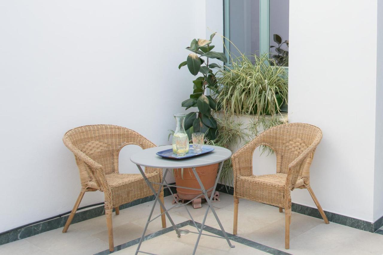 Casa Senorial Con Piscina. Casa Donna Isabel Guest House Peñaflor Eksteriør bilde