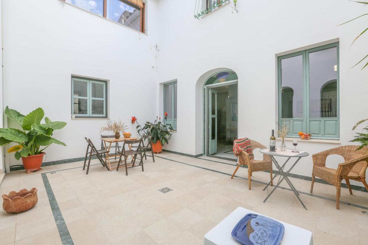 Casa Senorial Con Piscina. Casa Donna Isabel Guest House Peñaflor Eksteriør bilde
