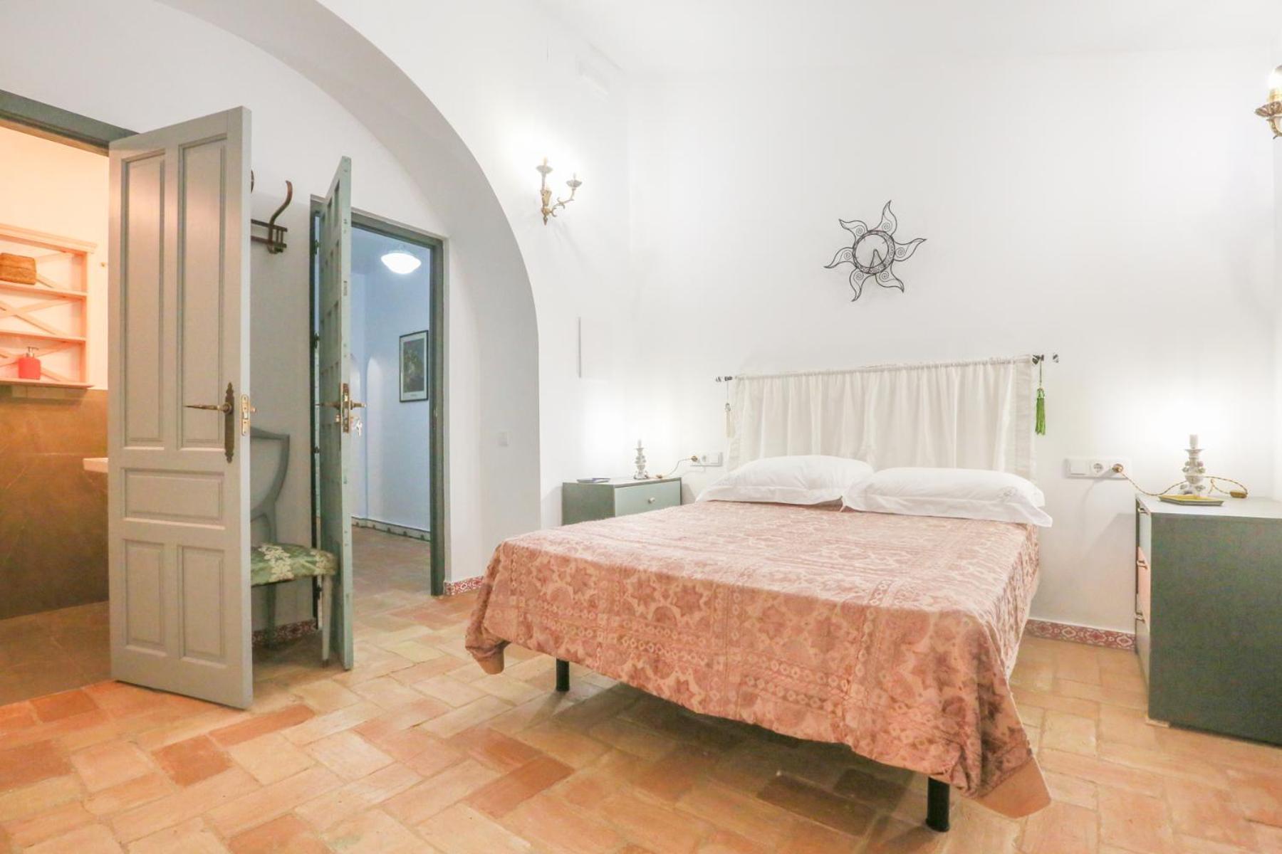 Casa Senorial Con Piscina. Casa Donna Isabel Guest House Peñaflor Eksteriør bilde